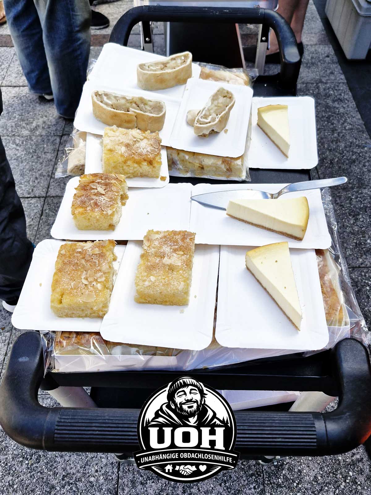 Kuchenausgabe am Dortmunder Hauptbahnhof